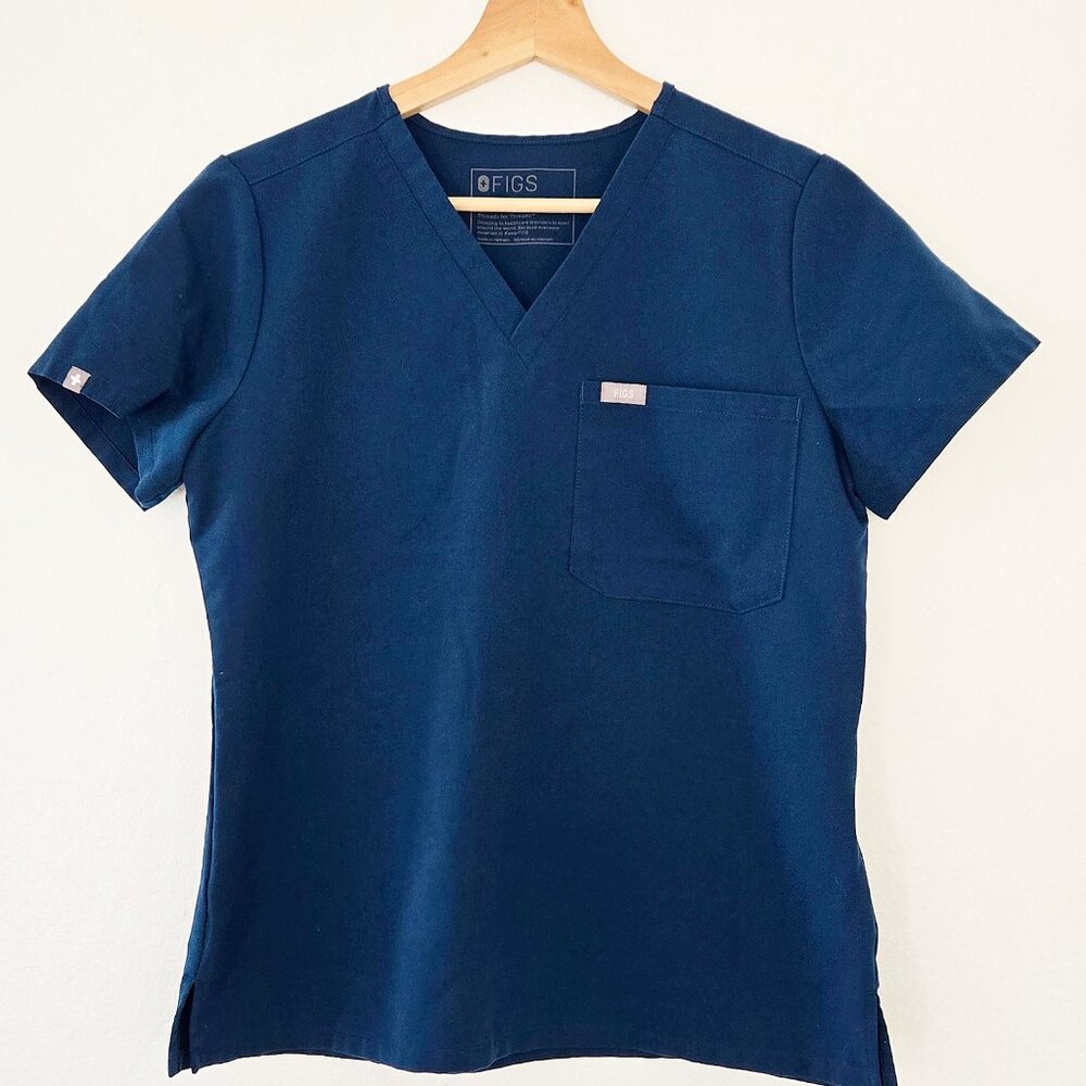 FIGS Catarina One-Pocket Scrub Top in Deep Reef - Picture 2 of 4